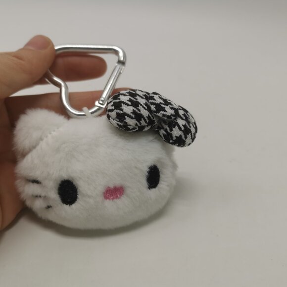 Hello Kitty Love Charm Cat Head Gift Pendant Keychain Ornament Gift - Picture 2 of 9
